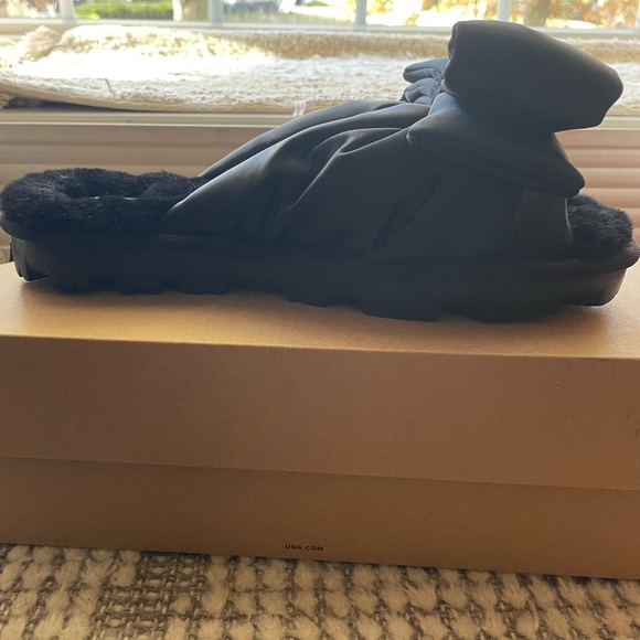 Black UGG Lushette Puffer Slide - Picture 4 of 5